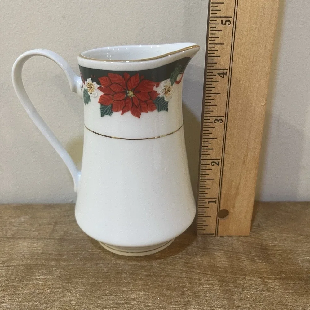 Tienshan Deck The Halls Sugar Bowl w‎ Lid & Creamer Set Christmas Poinsettia